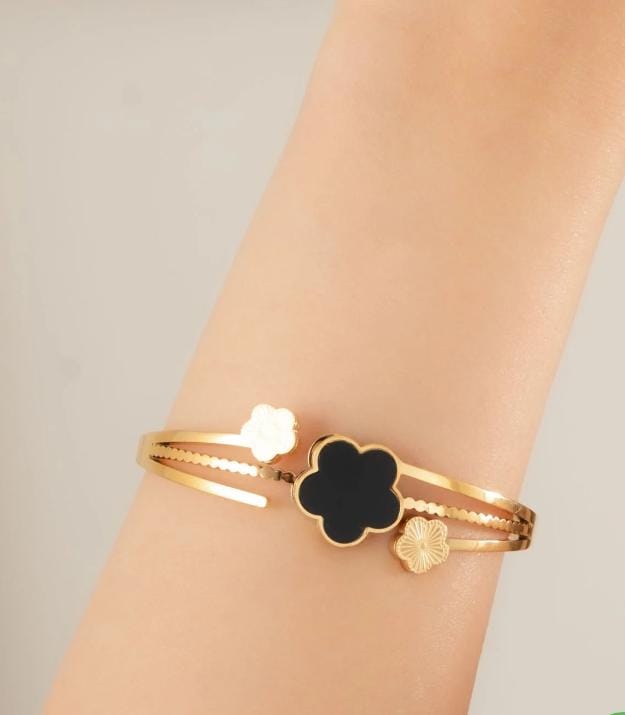 Çelik Siyah Taşlı Çiçekli Bileklik